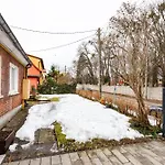 Hirszfelda Comfort By Bookinghost